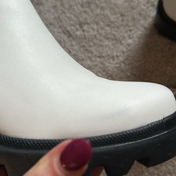 Steve Madden white boots - Picture 3 of 3